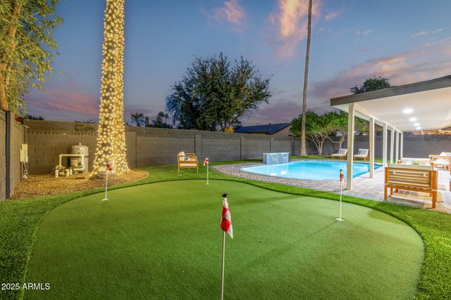 8238 E JACKRABBIT Road, Scottsdale, AZ 85250
