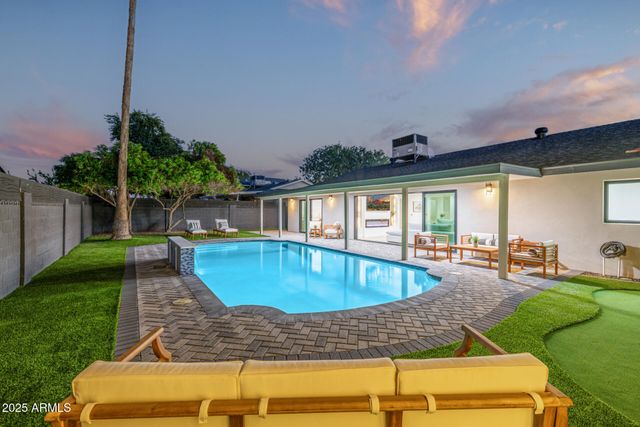 8238 E JACKRABBIT Road, Scottsdale, AZ 85250