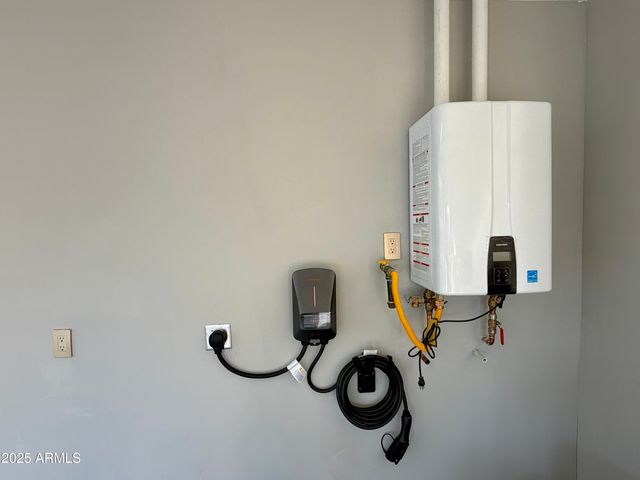 8238 E JACKRABBIT Road, Scottsdale, AZ 85250