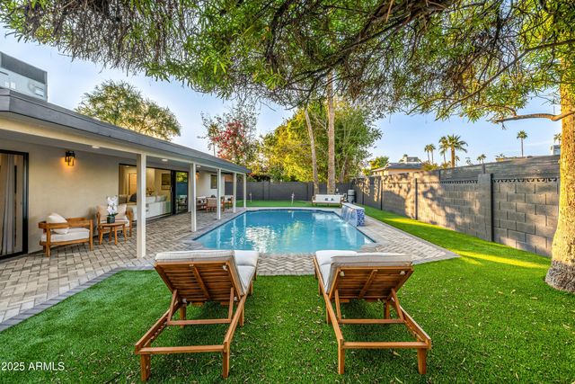 8238 E JACKRABBIT Road, Scottsdale, AZ 85250