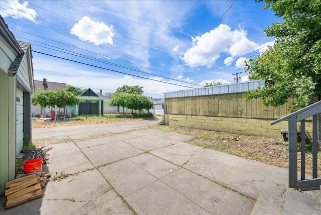 1024 E Wellesley Ave, Spokane, WA 99207