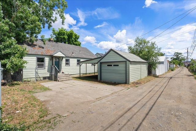 1024 E Wellesley Ave, Spokane, WA 99207