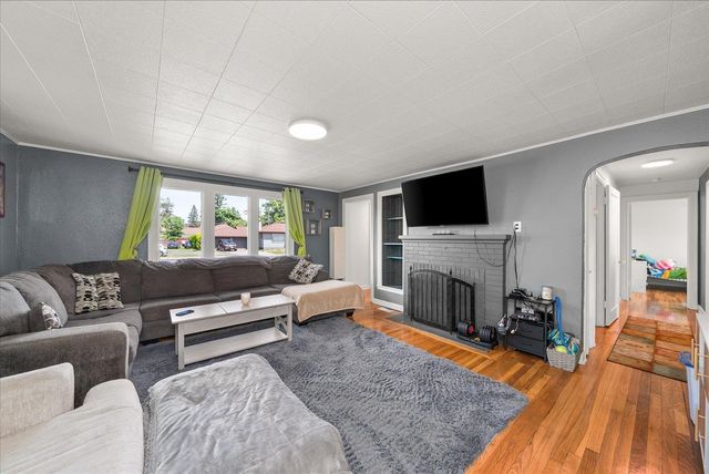 1024 E Wellesley Ave, Spokane, WA 99207
