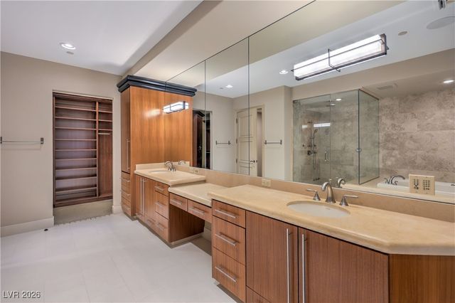 9101 Alta Drive 502, Las Vegas, NV 89145