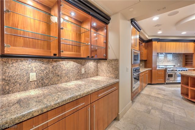 9101 Alta Drive 502, Las Vegas, NV 89145