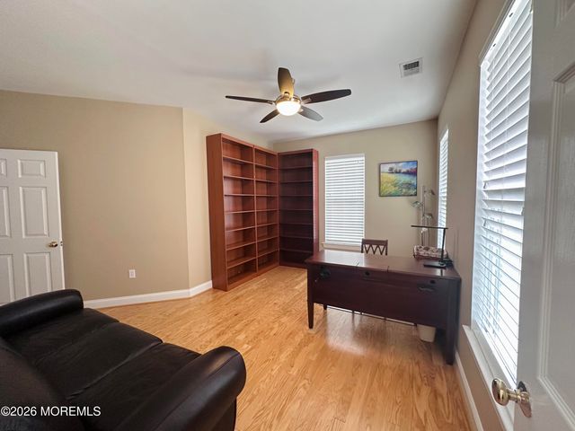512 Abby Road, Middletown, NJ 07748