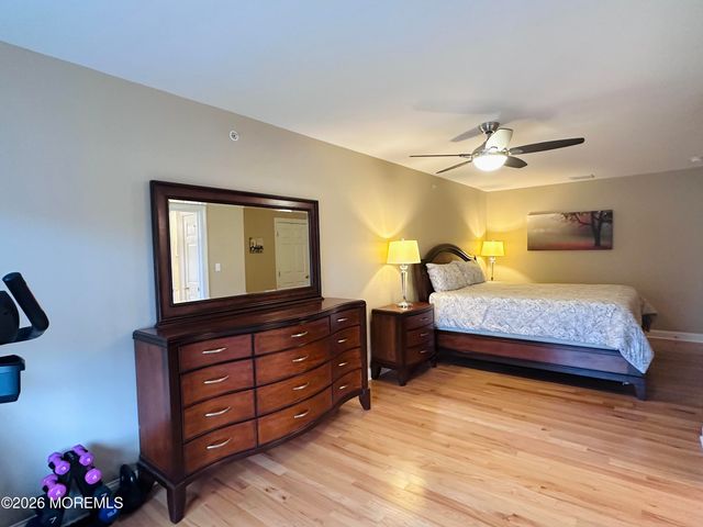 512 Abby Road, Middletown, NJ 07748
