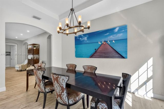 8782 NW 41st St, Cooper City, FL 33024