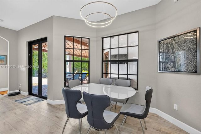 8782 NW 41st St, Cooper City, FL 33024