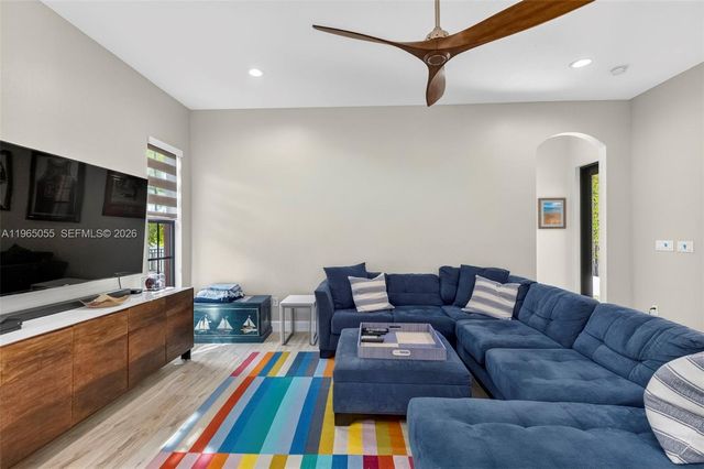 8782 NW 41st St, Cooper City, FL 33024