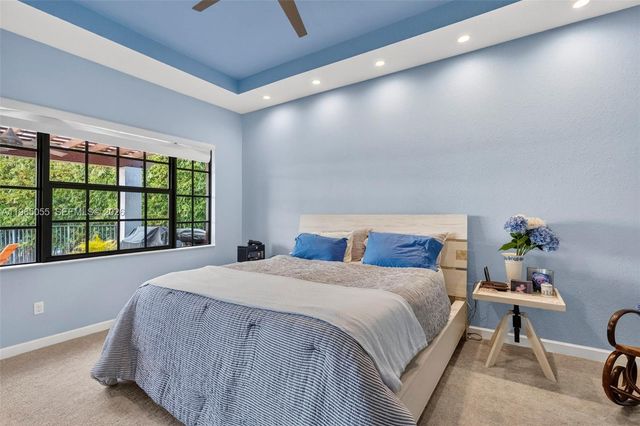 8782 NW 41st St, Cooper City, FL 33024