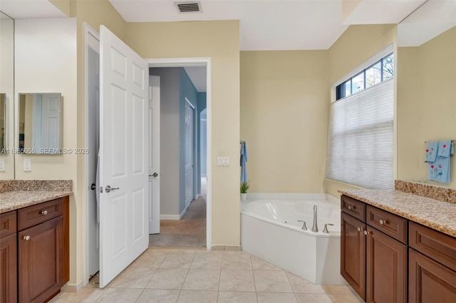 8782 NW 41st St, Cooper City, FL 33024