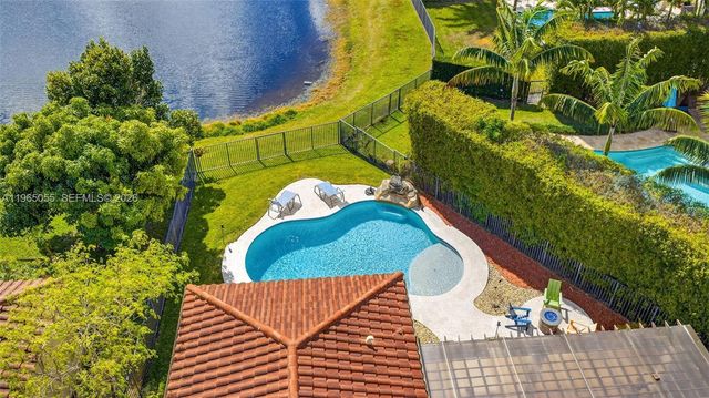 8782 NW 41st St, Cooper City, FL 33024