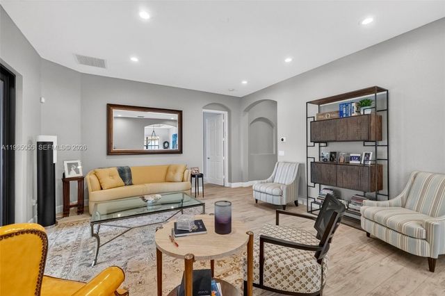 8782 NW 41st St, Cooper City, FL 33024