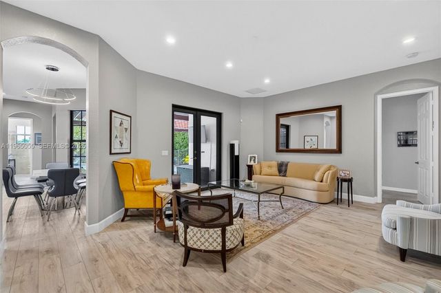 8782 NW 41st St, Cooper City, FL 33024