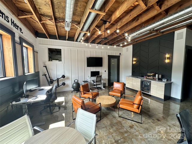 1930 Freedom Drive, Charlotte, NC 28208