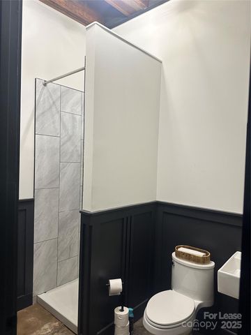 1930 Freedom Drive, Charlotte, NC 28208