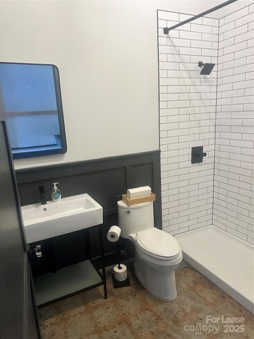 1930 Freedom Drive, Charlotte, NC 28208