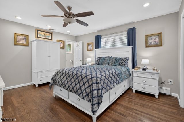 7 Crest Dr, East Hanover Twp., NJ 07936