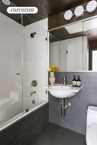 315 7th Ave Apt 4D, New York City, NY 10001