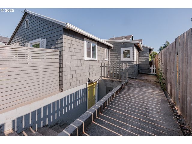 105 Se 119TH Ave, Portland, OR 97216
