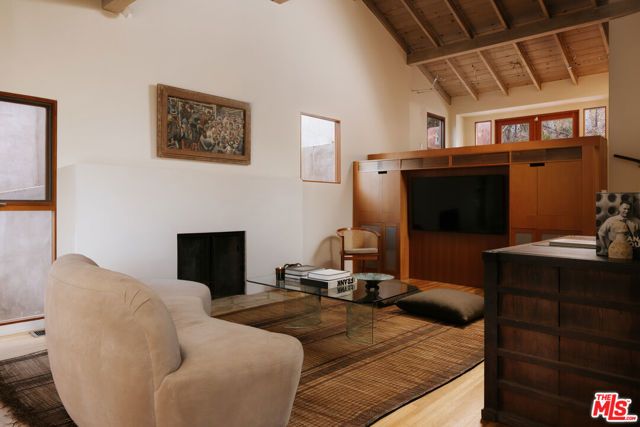 179 Beloit Avenue, Los Angeles, CA 90049