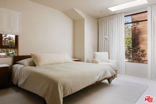 179 Beloit Avenue, Los Angeles, CA 90049