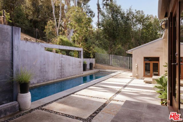 179 Beloit Avenue, Los Angeles, CA 90049