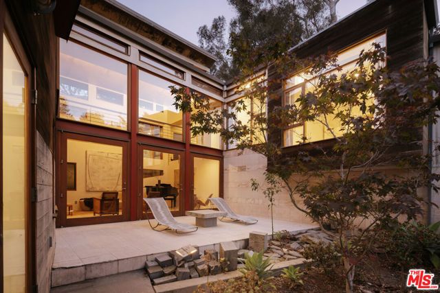 179 Beloit Avenue, Los Angeles, CA 90049