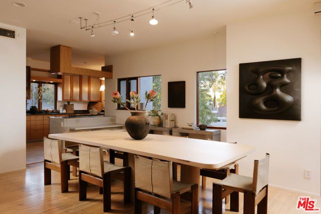 179 Beloit Avenue, Los Angeles, CA 90049