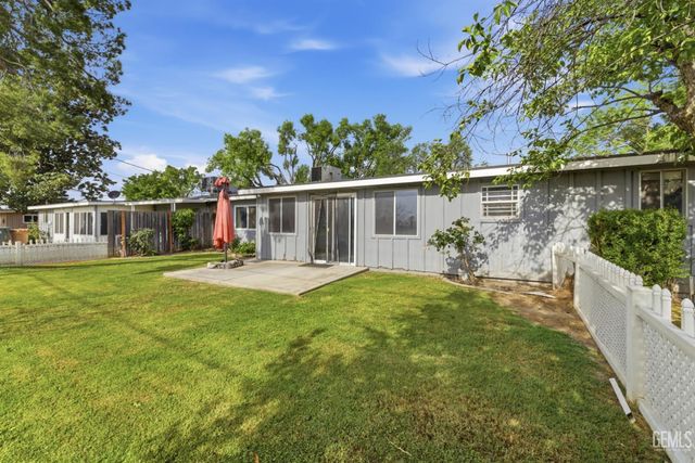 900 River Oaks Drive, Bakersfield, CA 93309