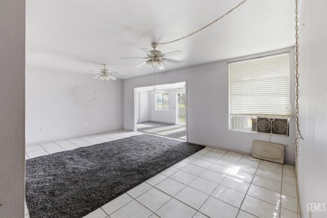 900 River Oaks Drive, Bakersfield, CA 93309