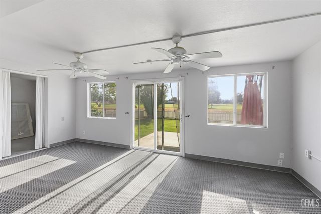 900 River Oaks Drive, Bakersfield, CA 93309