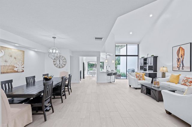2442 Windsor Way Court, Wellington, FL 33414