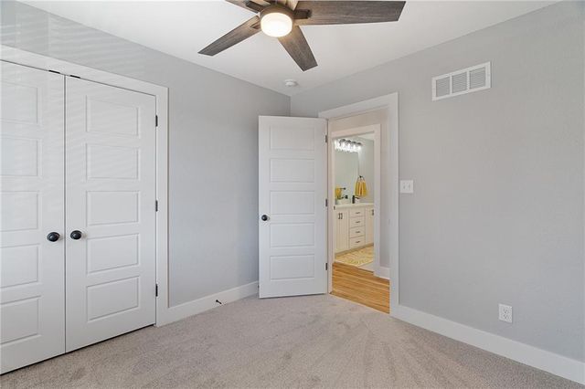 8565 Wycoff Drive, De Soto, KS 66018