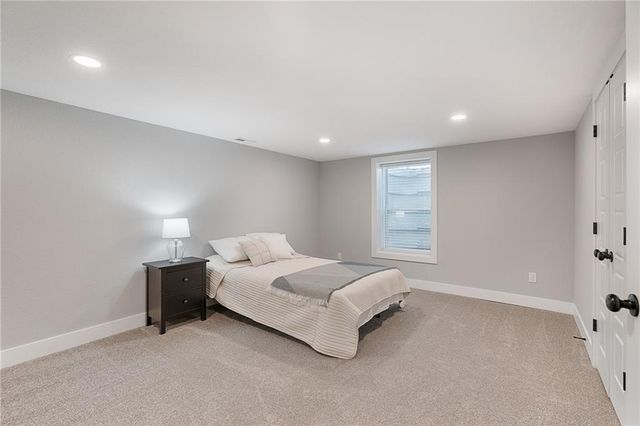 8565 Wycoff Drive, De Soto, KS 66018