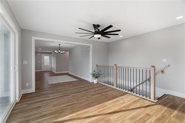 8565 Wycoff Drive, De Soto, KS 66018