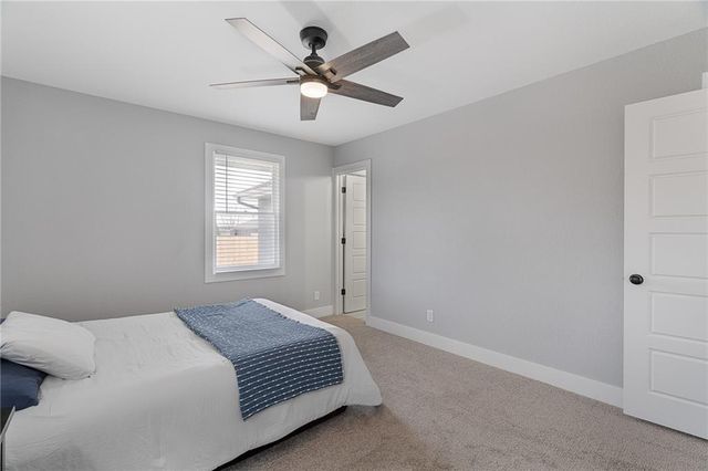 8565 Wycoff Drive, De Soto, KS 66018