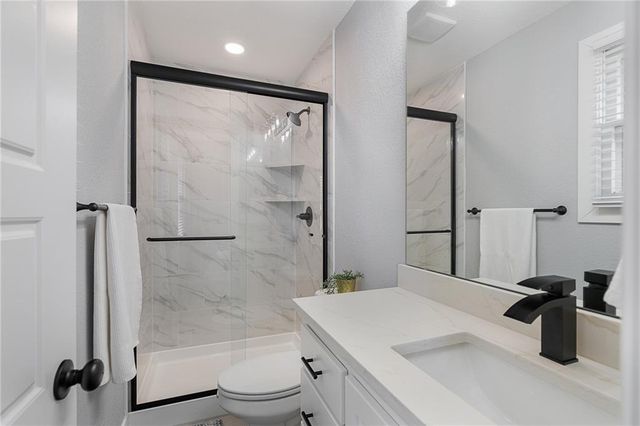 8565 Wycoff Drive, De Soto, KS 66018