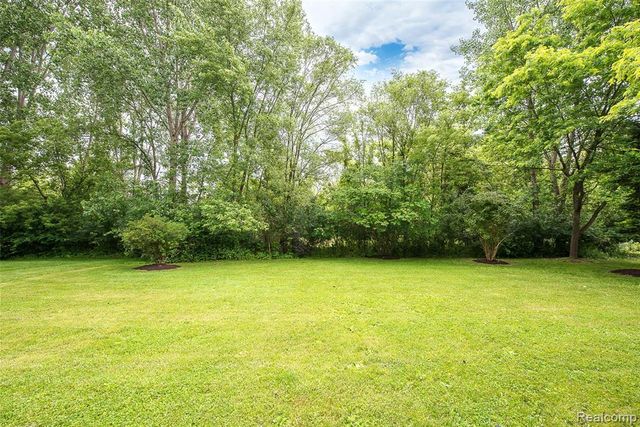 7509 Lake Street, Dexter, MI 48130