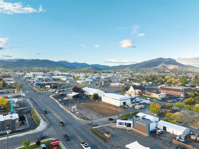2216 N Montana Avenue, Helena, MT 59601