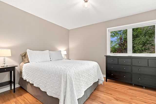 3224 Hillsboro Avenue N, New Hope, MN 55427