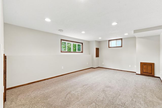 3224 Hillsboro Avenue N, New Hope, MN 55427