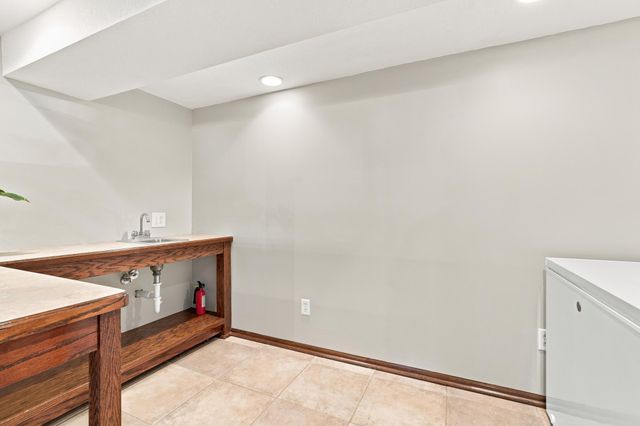 3224 Hillsboro Avenue N, New Hope, MN 55427