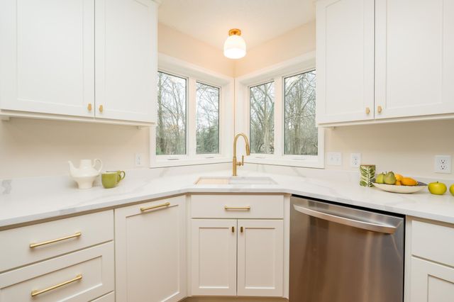 4809 Four Seasons Drive, Eagan, MN 55122