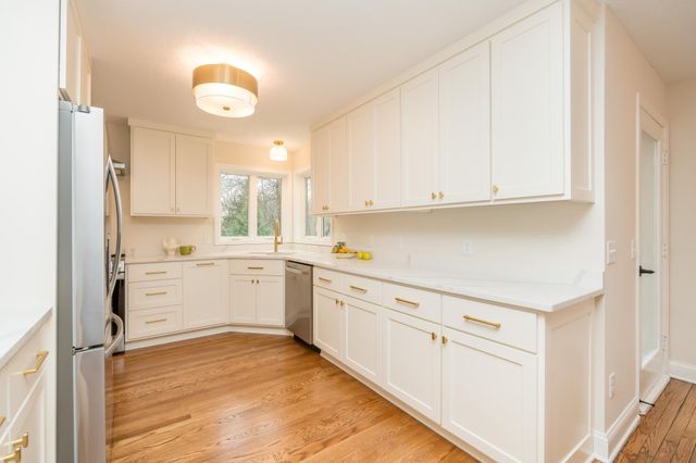 4809 Four Seasons Drive, Eagan, MN 55122