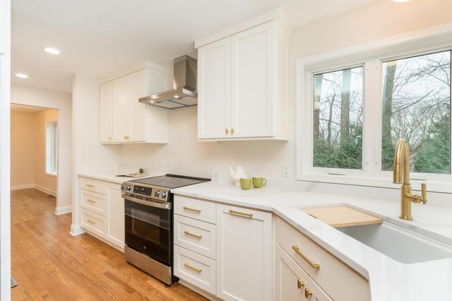 4809 Four Seasons Drive, Eagan, MN 55122