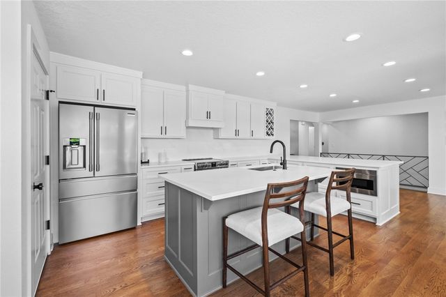10 Reynolds Road, Rogers, AR 72756