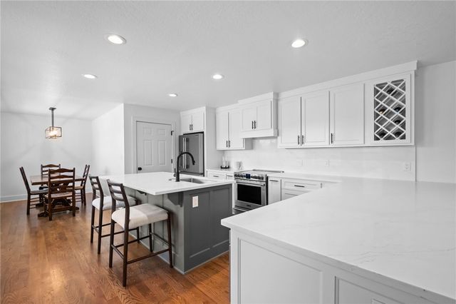 10 Reynolds Road, Rogers, AR 72756