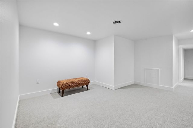 10 Reynolds Road, Rogers, AR 72756